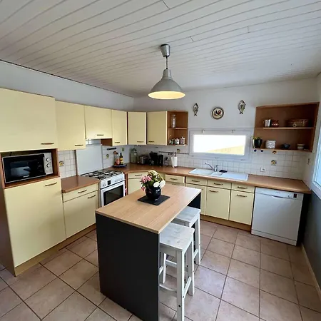 Lovely Family House Near The Sea For 8